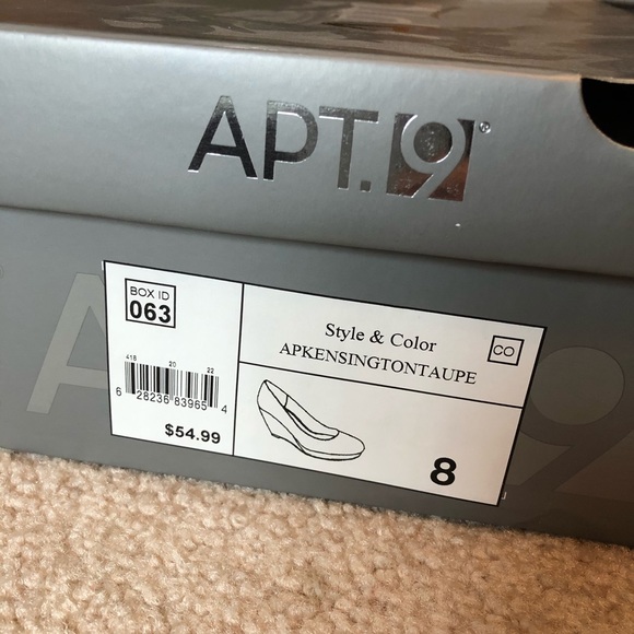 Women’s Size 8 Taupe Suede Wedges - Picture 10 of 10